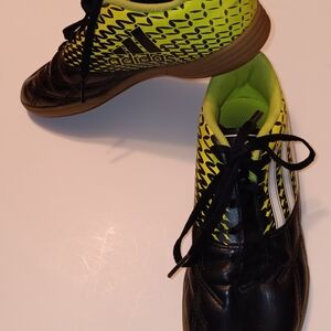 Adidas Predator Absolado Instinct IN Indoor Soccer Shoes( Q33626) PreownedSz 3.5